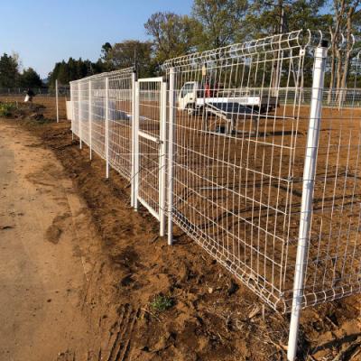 wire mesh fence